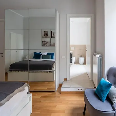 New Near Piazza Del Popolo *